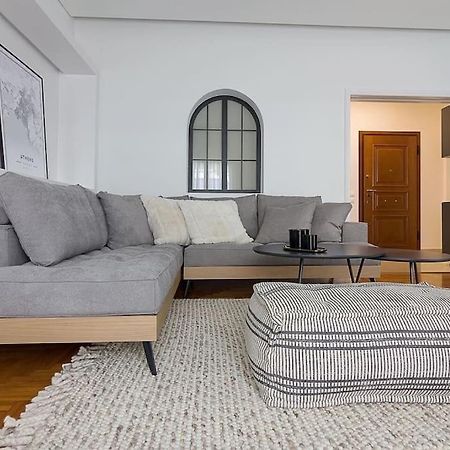 A Unique Apartment In The Historical Center-3Bds Афины Экстерьер фото
