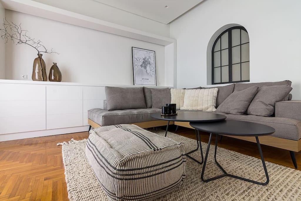 A Unique Apartment In The Historical Center-3Bds Афины Экстерьер фото